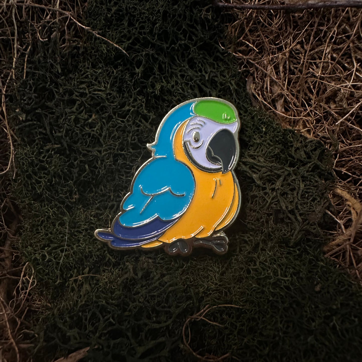 Macaw Enamel Pin